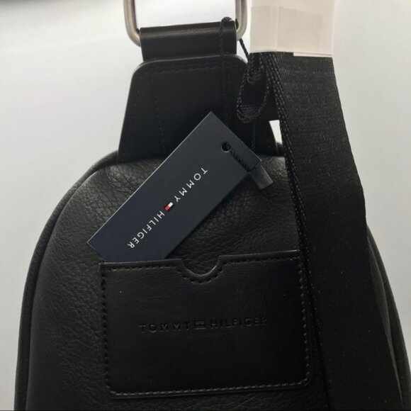 Tommy Hilfiger one strap backpack black (NEW) with tag - Picture 2 of 2